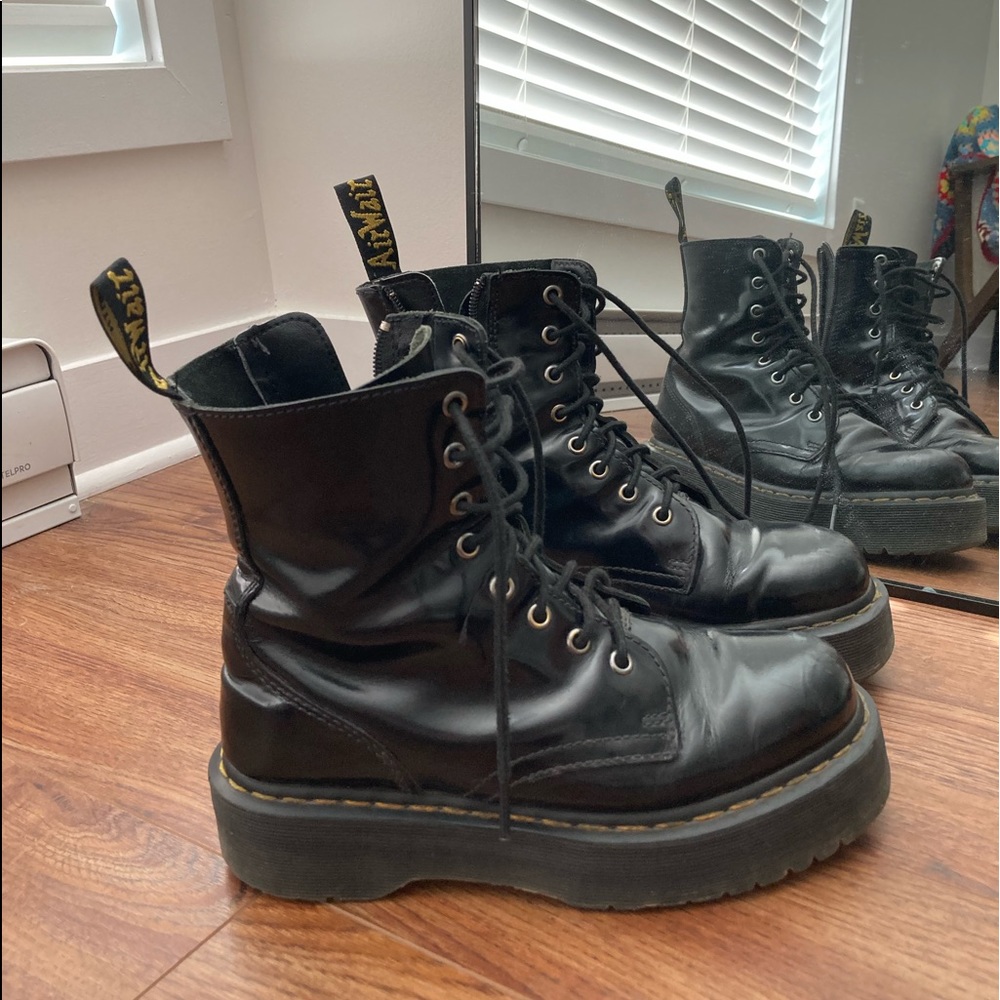 SOLD Doc martens Jadon platform